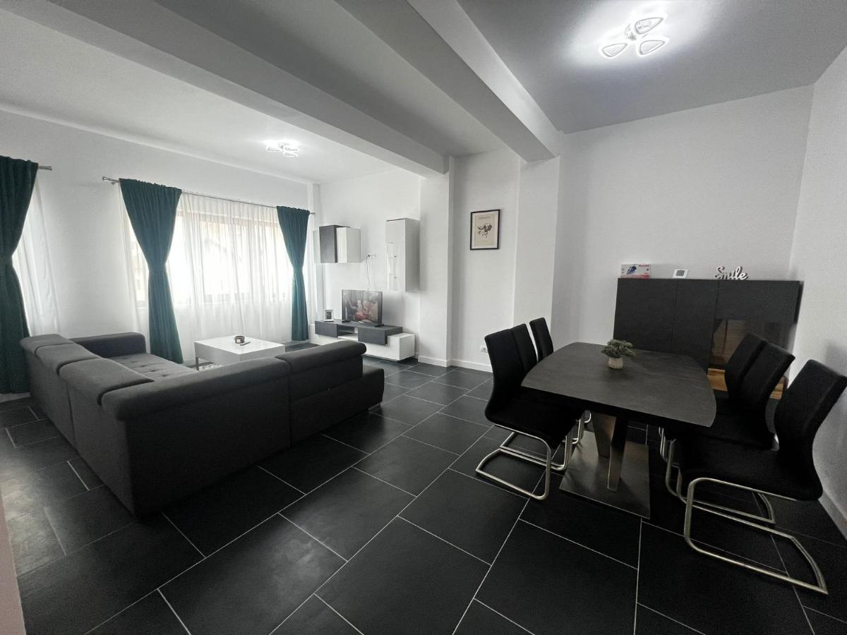 Marvellous Aparthotel With Master Apartments Suceava Exterior photo