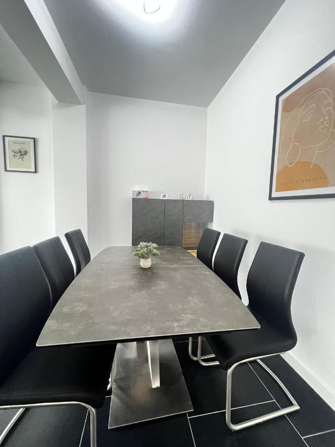 Marvellous Aparthotel With Master Apartments Suceava Exterior photo