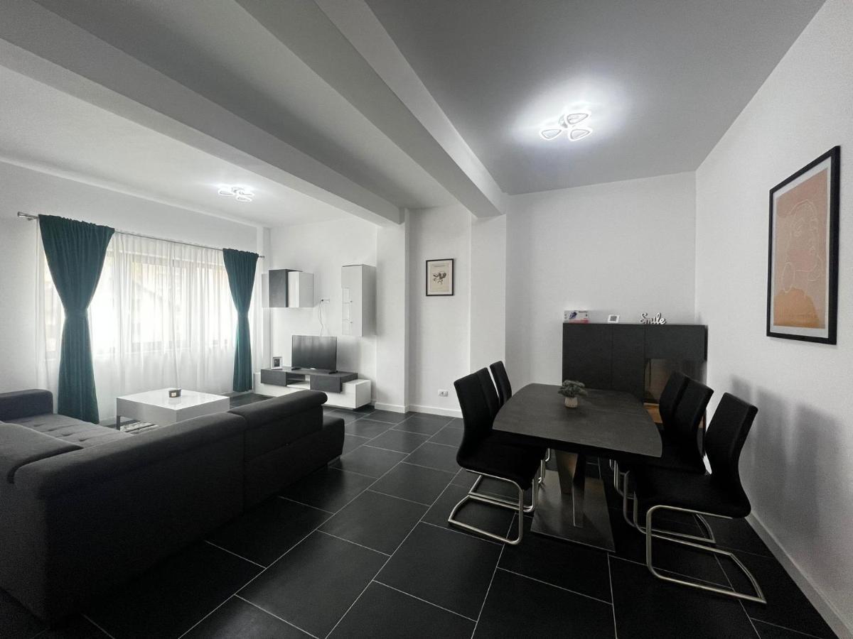 Marvellous Aparthotel With Master Apartments Suceava Exterior photo