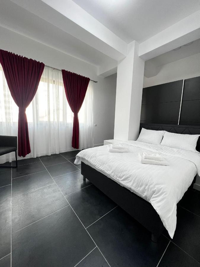 Marvellous Aparthotel With Master Apartments Suceava Exterior photo