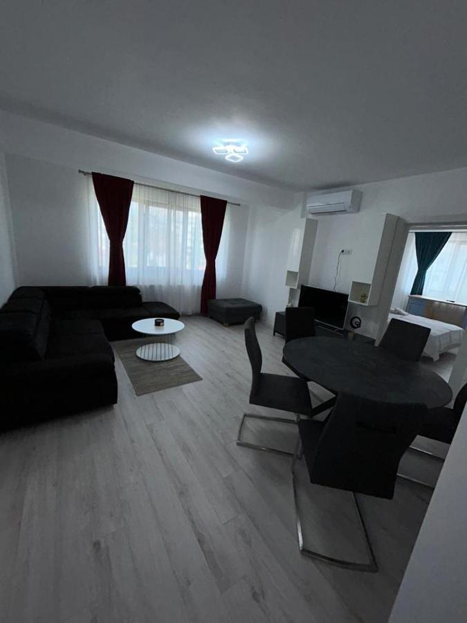 Marvellous Aparthotel With Master Apartments Suceava Exterior photo