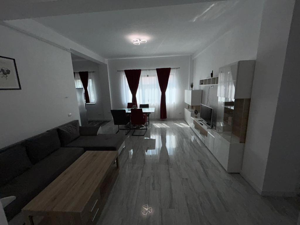Marvellous Aparthotel With Master Apartments Suceava Exterior photo